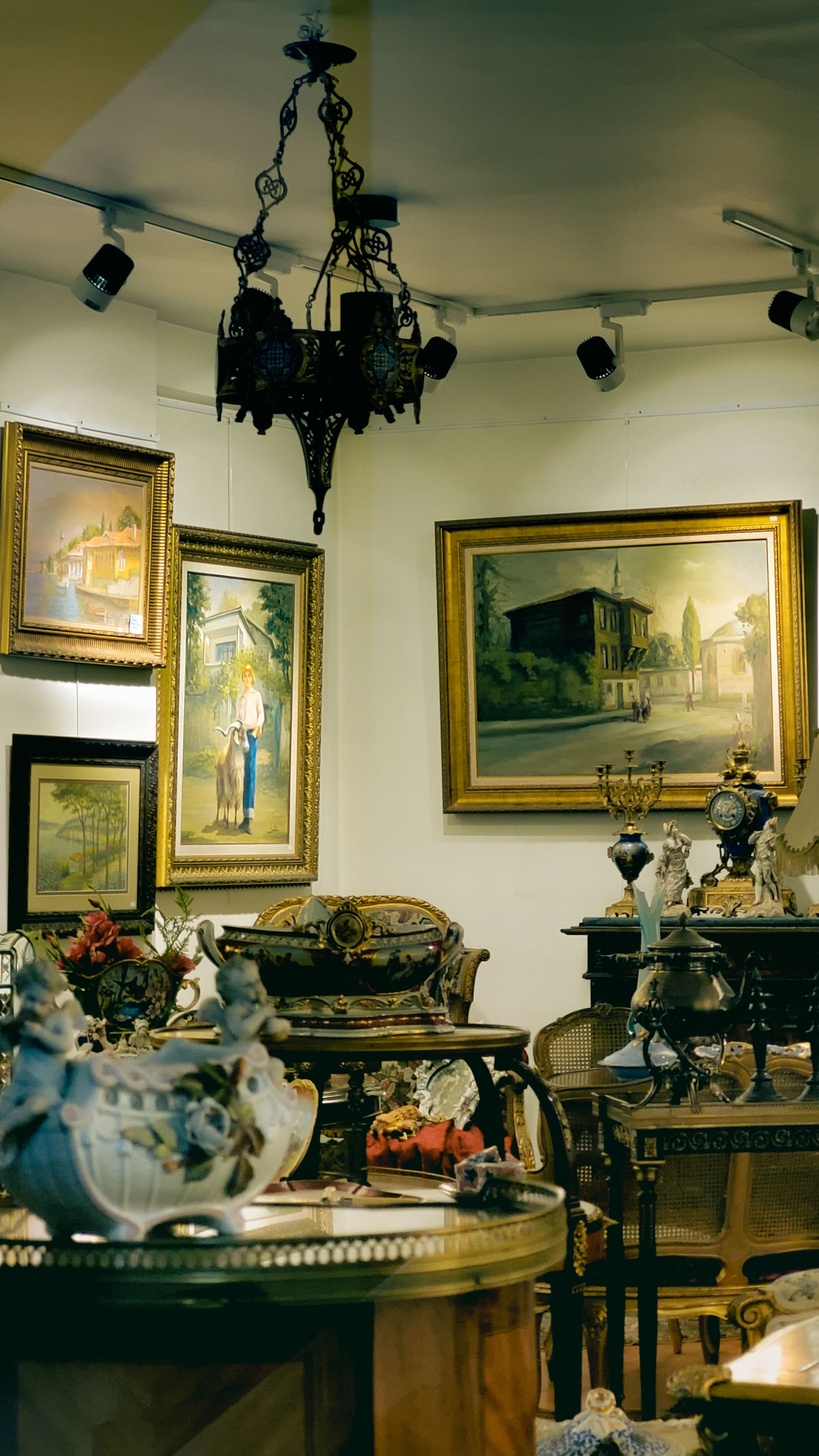 Fine Art & Collectibles